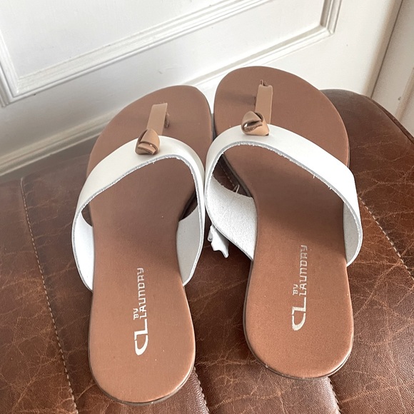 CL by Laundry White Thong Sandals - Picture 4 of 5
